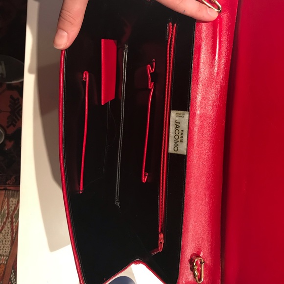 Red clutch - Picture 5 of 8